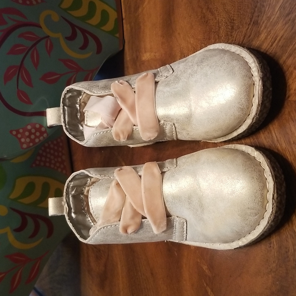 GIRLS CARTER'S BOOTIES....Size: US 11